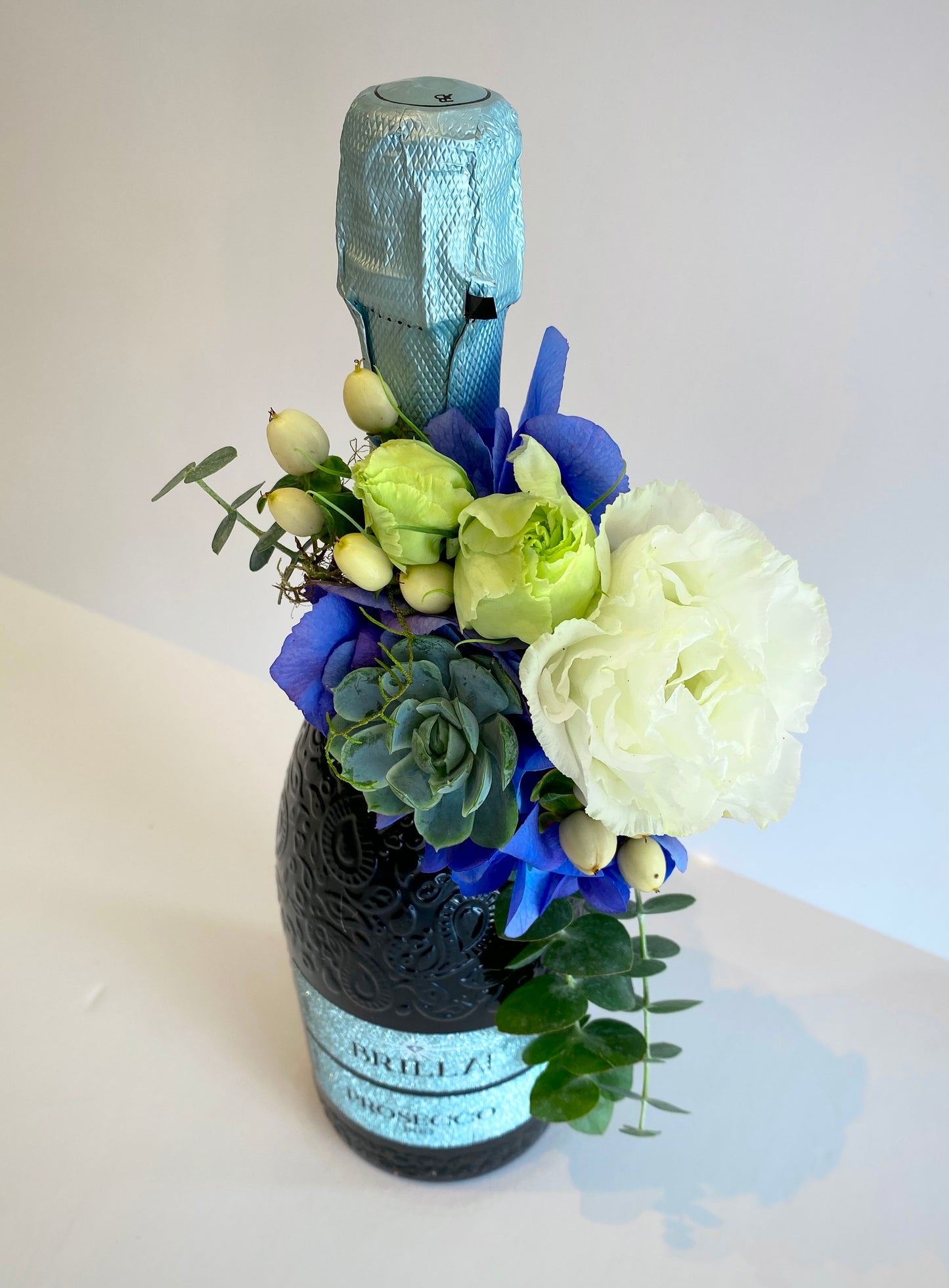 Brilla! Prosecco DOC with Floral Arrangement