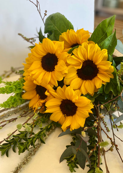 Roots Marlborough Dry Gin with Deluxe Sunflower Bouquet