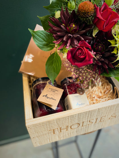 Pinot & Petals Indulgence Hamper